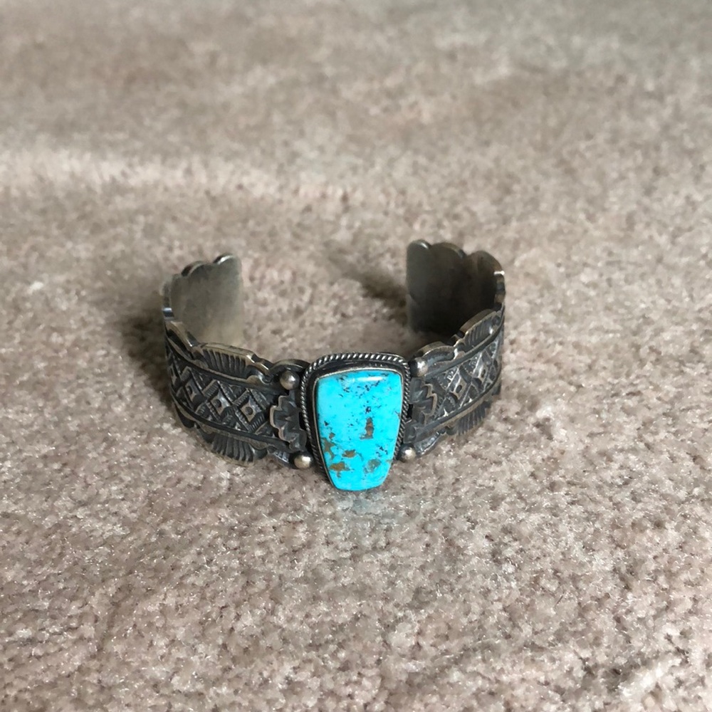 NWOT Turquoise Stone Bracelet